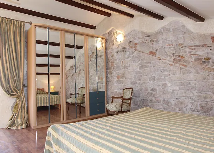 Apartment Midea