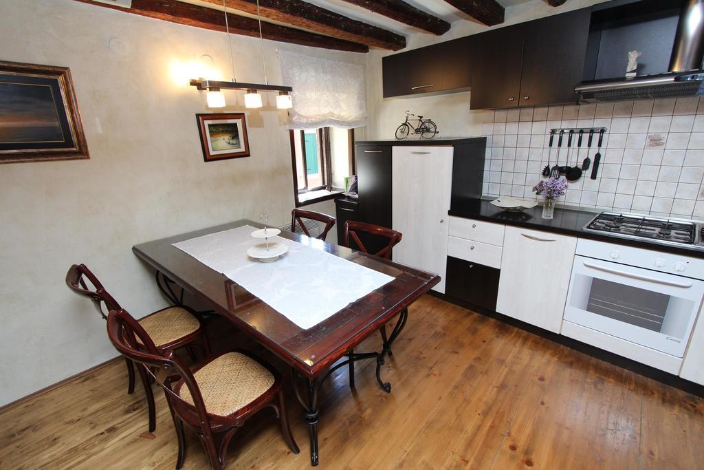 Midea Apartment *
