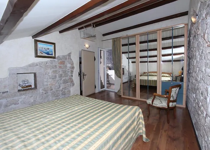 Apartment Midea